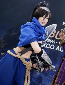 doremis genderbender cosplay of yasuo from league of legends a very cute sword pose