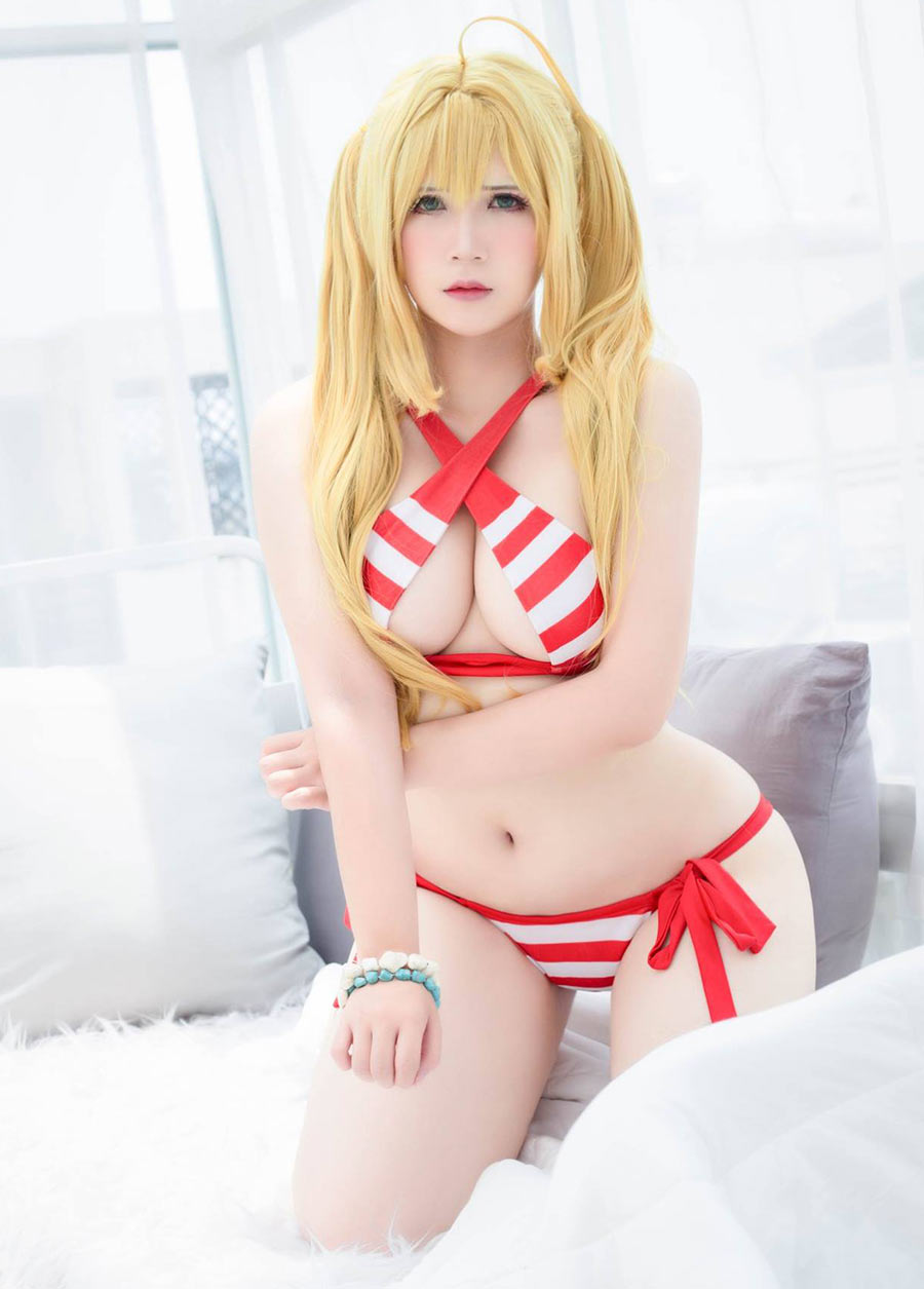 Uy Uy’s sexy swimsuit cosplay of Nero from "Fate Grand Order". 
