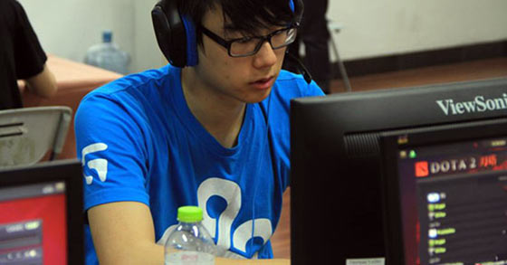 aui 2000 eg ti5 header