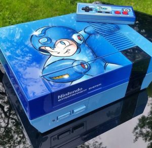 cksigns1 mega man nes console from the side up close